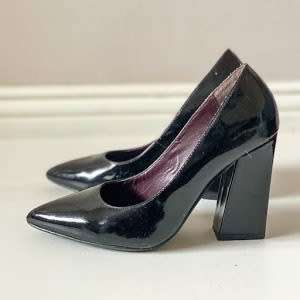 ladies shoes