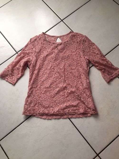 LACE TOP