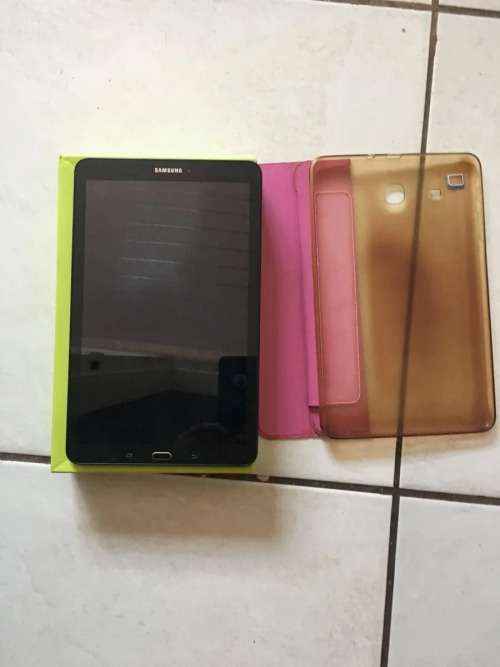 SAMSUNG TABLET