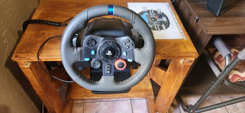 Logitech G29 Racing Wheel (barely used)