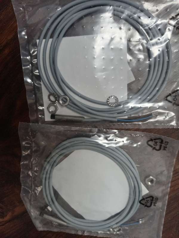RS PRO Inductive Barrel-Style Proximity Sensor, M8 x 1, 4 mm Detection, PNP Output, 1030 Vdc, IP68