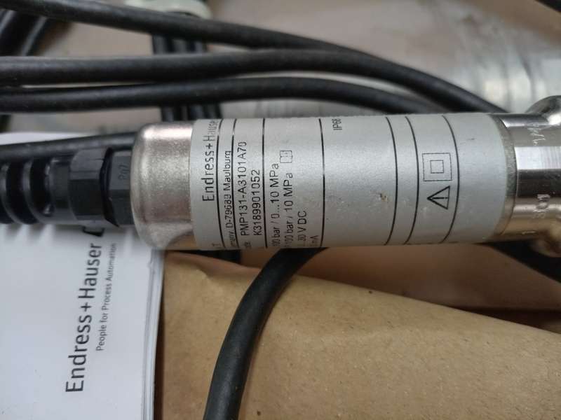 ENDRESS+HAUSER PMP131 CERABAR T PRESSURE TRANSDUCER 100bar/10MPa & 5m IP68 NEMA 6P