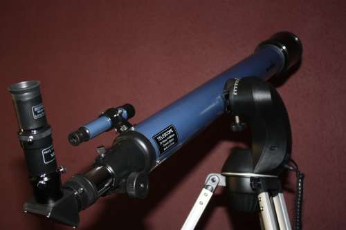 Telescope SKYWATCHER D70mm F900mm Refractor SYNSCAN starfinder goto Sky-Watcher