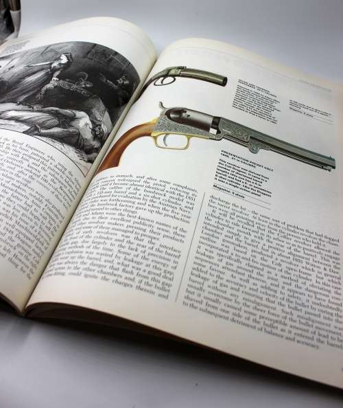1979 Vintage PHOEBUS Book Handguns 1300 - 1870