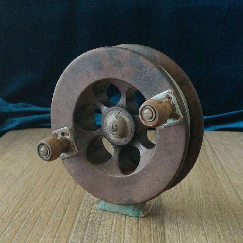 Vintage Fishing Reel - English Wood and Brass Scarborough Reel - 7" (18cm)
