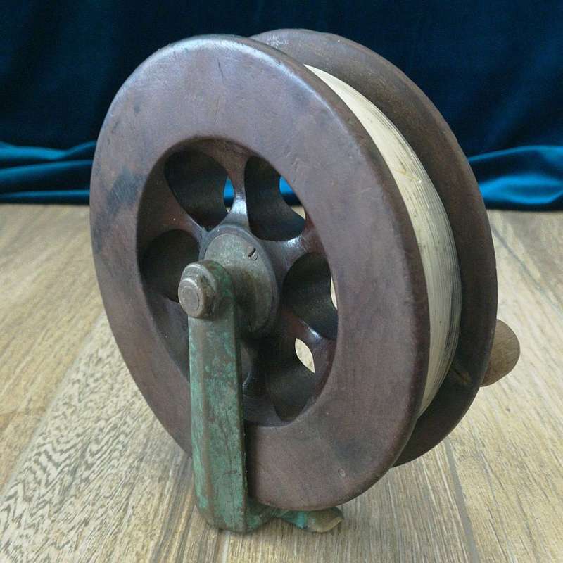 Vintage Fishing Reel - English Wood and Brass Scarborough Reel - 7" (18cm)