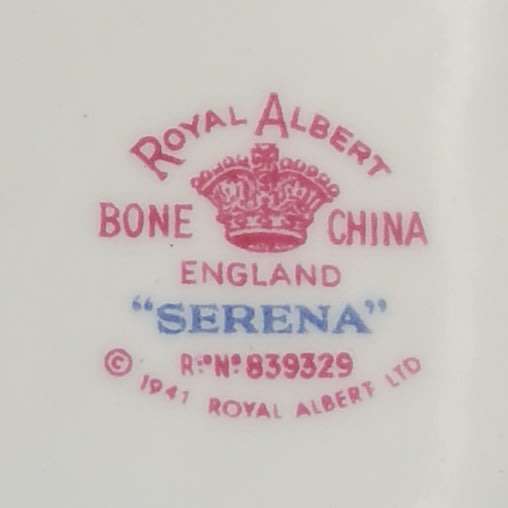 Royal Albert Serena Sugar Bowl, lidded bowl in fine bone china