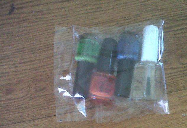 3x Glow in the dark (florecent)nail polish base coat + 1x Clear Top coat nail polish