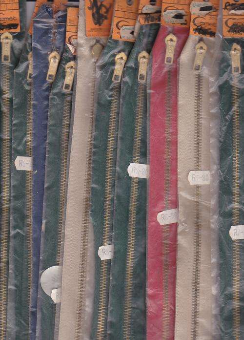 Metal Zips Mixed batch(bulky texture) x-stock  closed down shop Multi-color as per scan , pack no 27