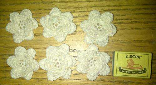 6x Hand  crochetBeige  flower, motif, applique ,insert ext.