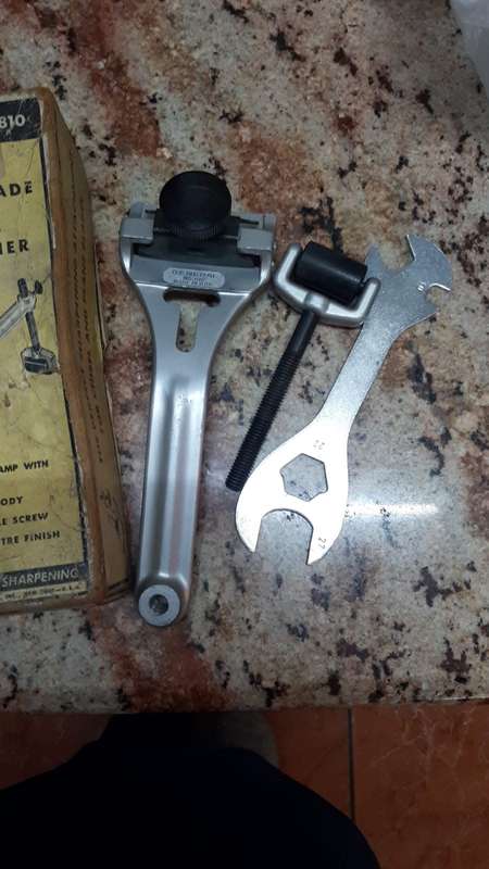 Vintage Collectable General 810 Chisel & Plane Iron Blade Sharpener Cabinet Maker Tool Cutter w/Box