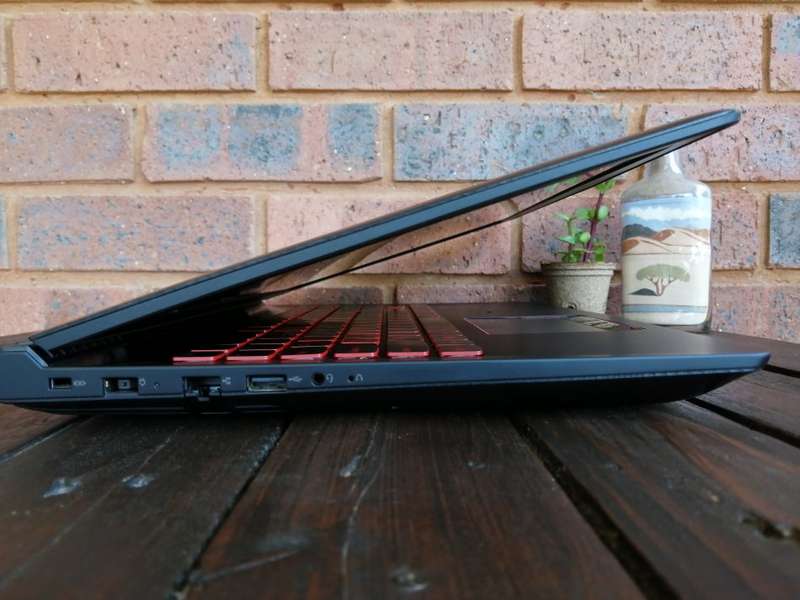 Lenovo Legion Y520 Gaming Laptop - **Quad Core, 16GB RAM, NVMe + HDD, GTX1060 6GB, 15.6" FHD IPS**