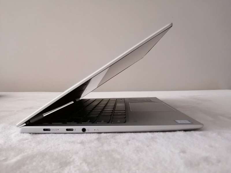 Lenovo Yoga 720 UltraBook **8th Gen Core i7, 8GB RAM, 512GB NVMe SSD, 13.3" FHD Touchscreen 2-in-1**