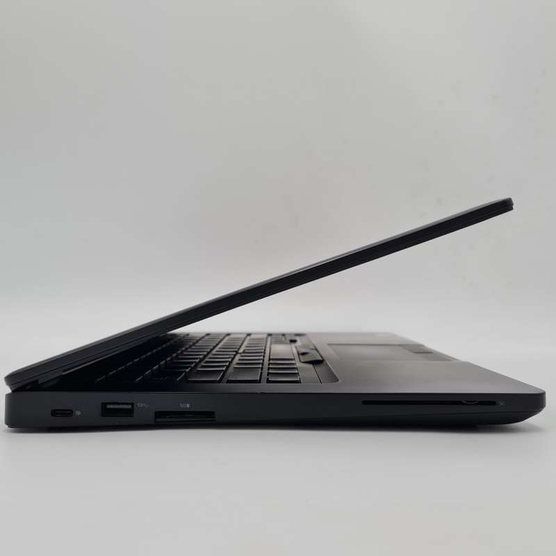 Dell Latitude 5490 - Intel Core i7 8650U, 16GB DDR4 RAM, 256GB NVMe SSD