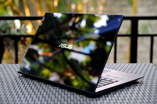 **R30,000** Asus Zenbook i7 | Touch Screen | Windows 8.1 | Like New !!! |