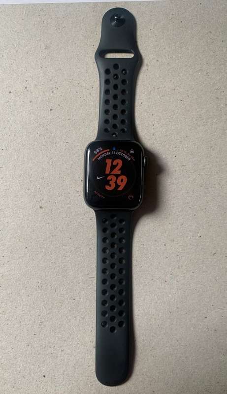 Apple Watch SE Nike Edition 44mm