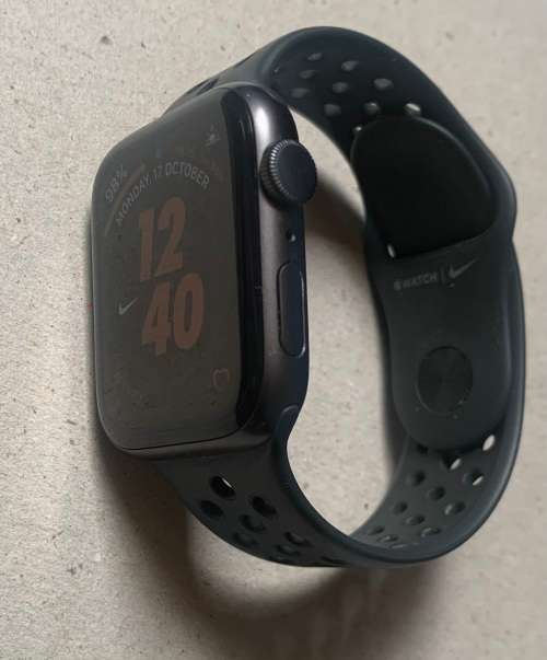 Apple Watch SE Nike Edition 44mm