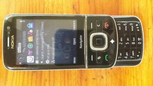 Nokia 6710 Navigator with car mount bracket