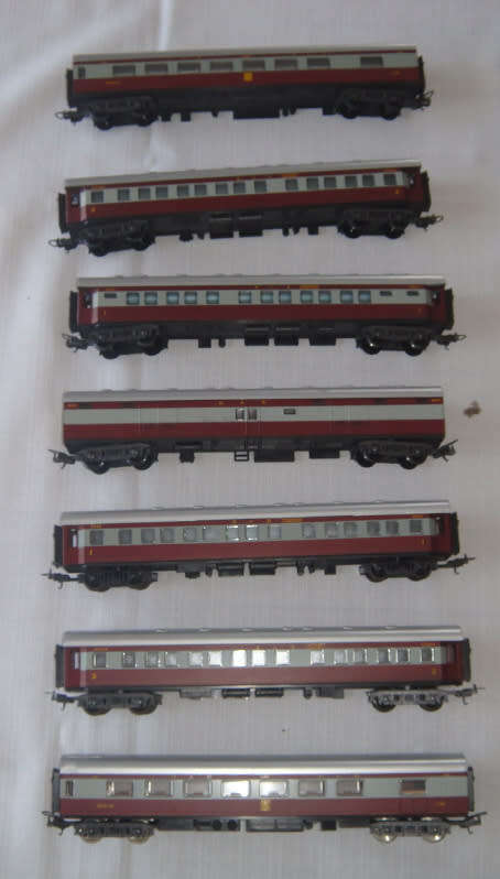 Collection of Train Sets : Lot 1 of 5 (Seven SAR // SAS Carriages)