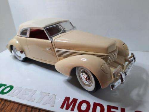 1938 CORD 810
