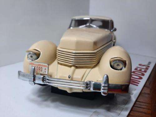 1938 CORD 810