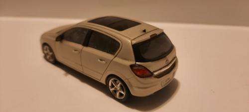 2004 OPEL ASTRA