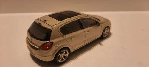 2004 OPEL ASTRA