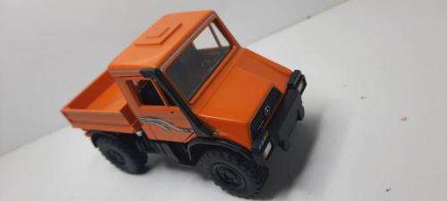 MERCEDES BENZ TRUCK/ UNIMOG