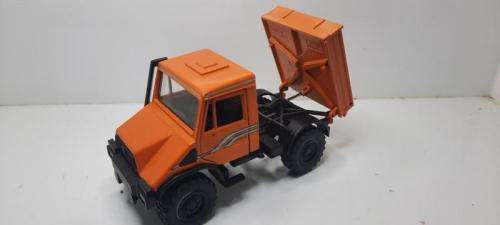 MERCEDES BENZ TRUCK/ UNIMOG