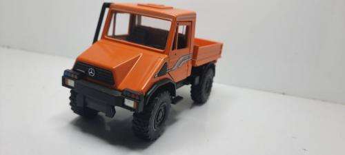 MERCEDES BENZ TRUCK/ UNIMOG