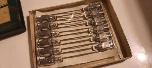 VITA HYPODERMIC NEEDLES