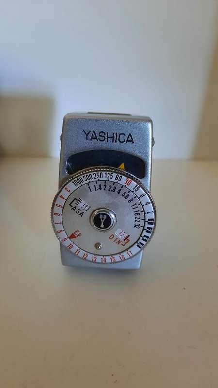 YASHICA YEM 35 Super Shoe Mount Light Meter and Case