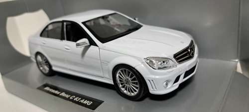 MERCEDES BENZ C63 AMG