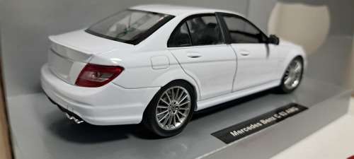 MERCEDES BENZ C63 AMG