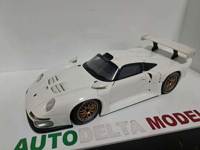 1:18 PORSCHE 911 GT1