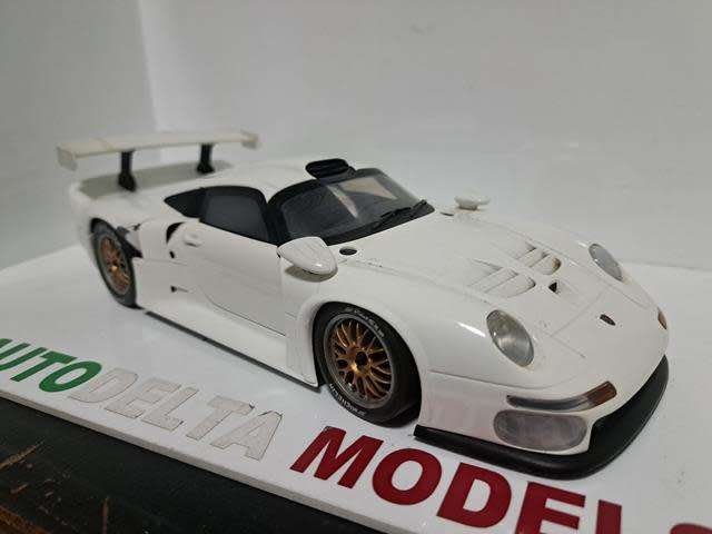 1:18 PORSCHE 911 GT1