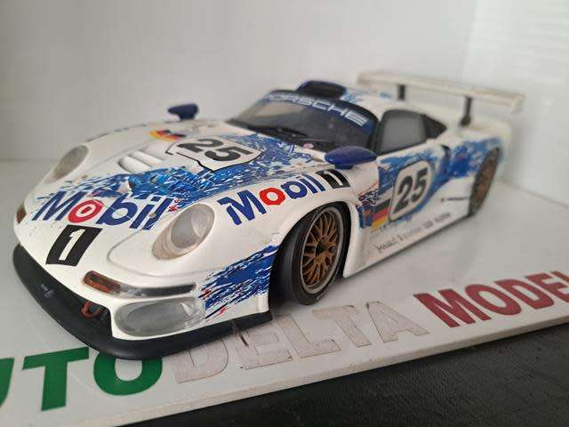 1:18 PORSCHE 911  GT1