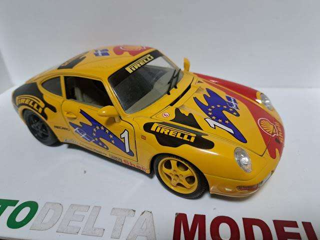 1:18 PORSCHE 911 CARRERA