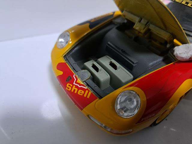 1:18 PORSCHE 911 CARRERA