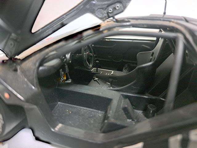 1:18 MCLAREN F1 ROAD