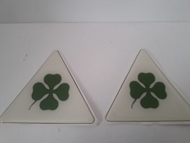 ALFA ROMEO - TRIANGLE GREEN CLOVER