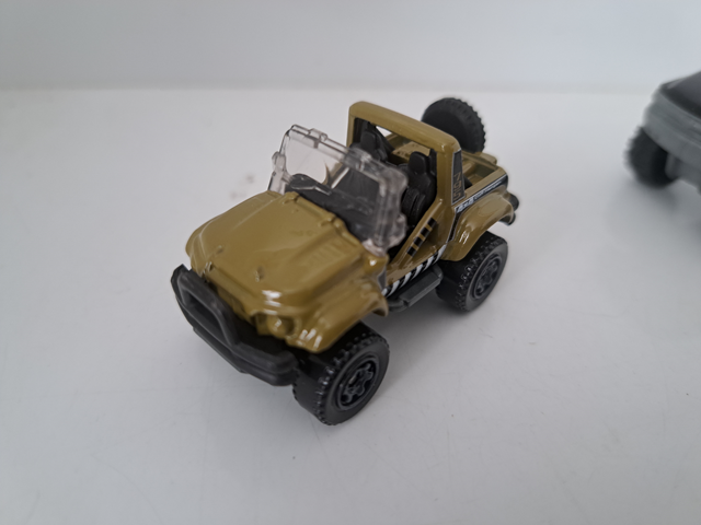 JEEP - CHEVROLET  HOTWHEELS X 3