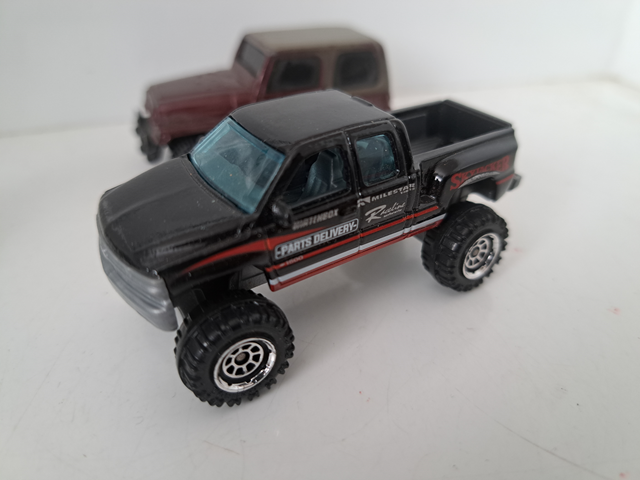 JEEP - CHEVROLET  HOTWHEELS X 3