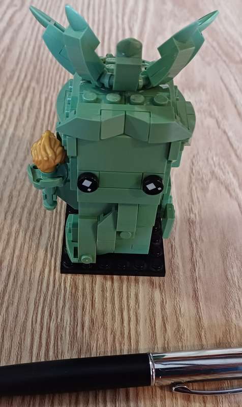 LEGO BrickHeadz Lady Liberty (40367) Retired - 153 pieces