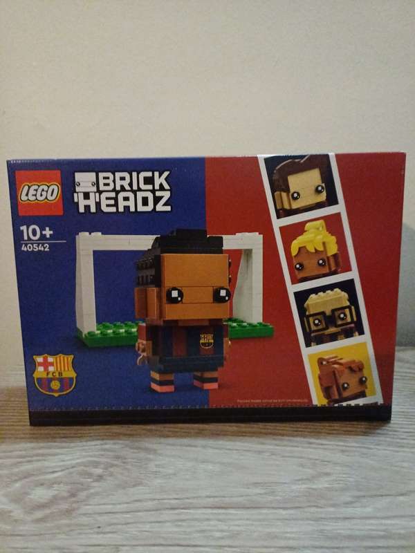 NEW LEGO BrickHeadz FC Barcelona Go Brick Me (40542) - 530 pieces