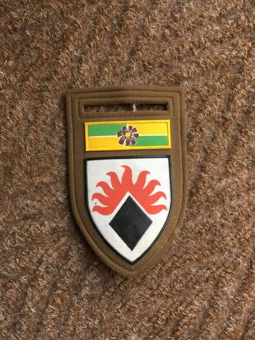 Secunda Commando shoulder flash - pin intact
