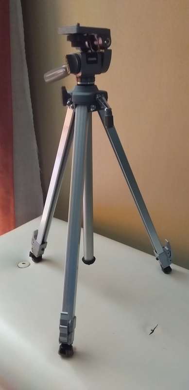 Camera tripod