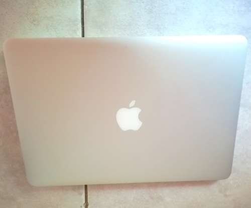 Apple Macbook Pro Early 2015 Retina Display, 8GB Memory, 128GB Flash Drive, Core i5