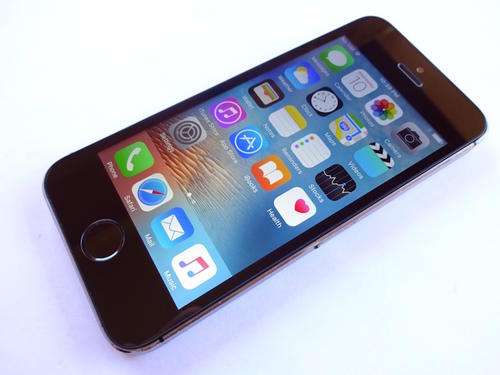 Apple iPhone 5s (Space Grey) 16GB - Screen Like New + Free Delivery