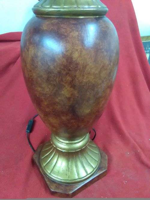 LARGE TABLE LAMP WITHOUT SHADE